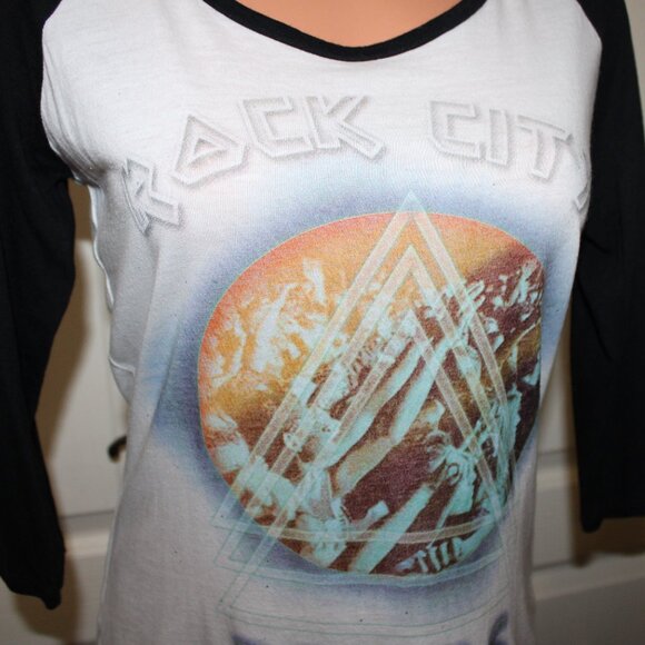 NEW! EXPRESS Sz SMALL Black & White Rock City Rebel Scoop Neck Raglan Tee Top - Picture 7 of 12